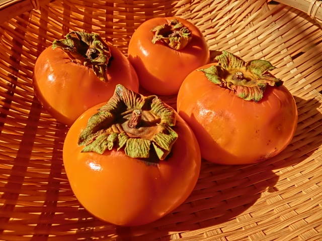 ビタミンA・Cの最強果物！柿の皮には驚くべき栄養がいっぱい！